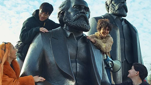 Film Niemals allein, immer zusammen